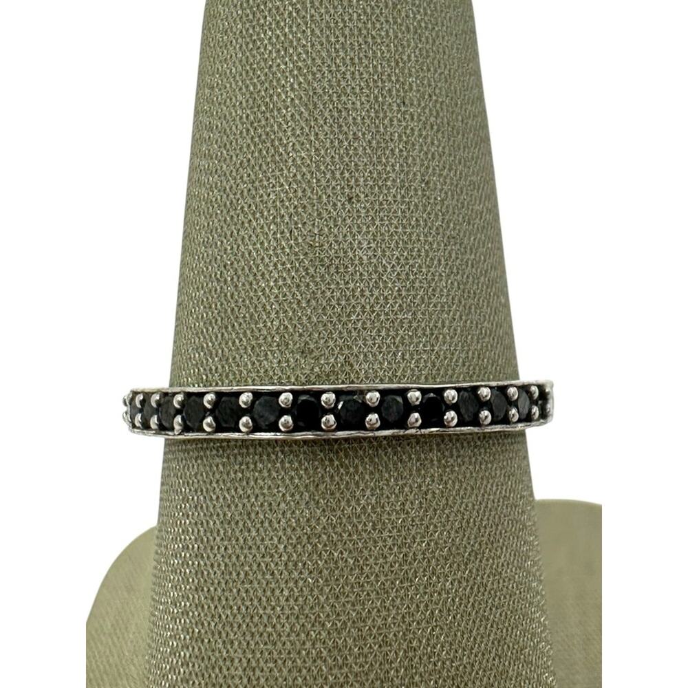 Na Hoku 14k White Gold Etched Band Ring with Black Stones (14948)